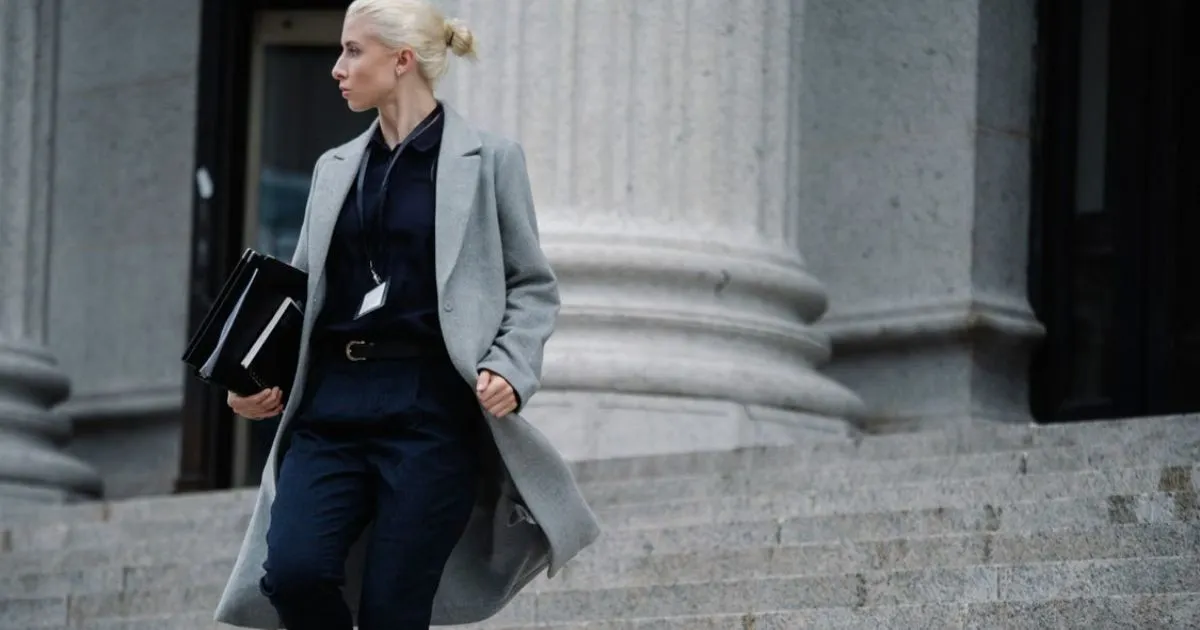 can i wear jeans to jury duty
